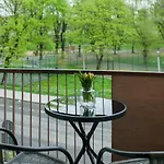 Spacious Oasis In The Center *