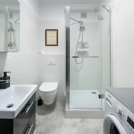 Spacious Oasis In The Center *