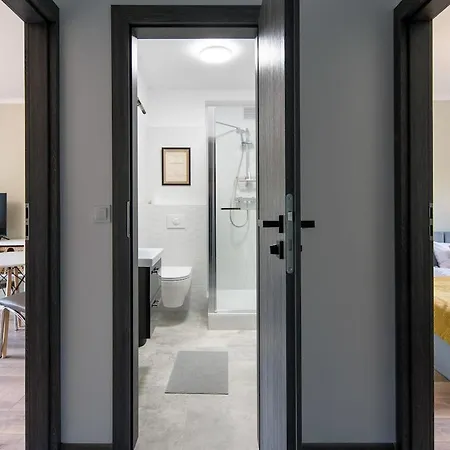 Spacious Oasis In The Center شقة *