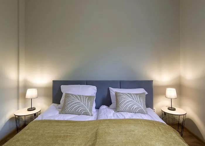 Spacious Oasis In The Center