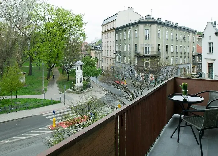 Spacious Oasis In The Center Apartment